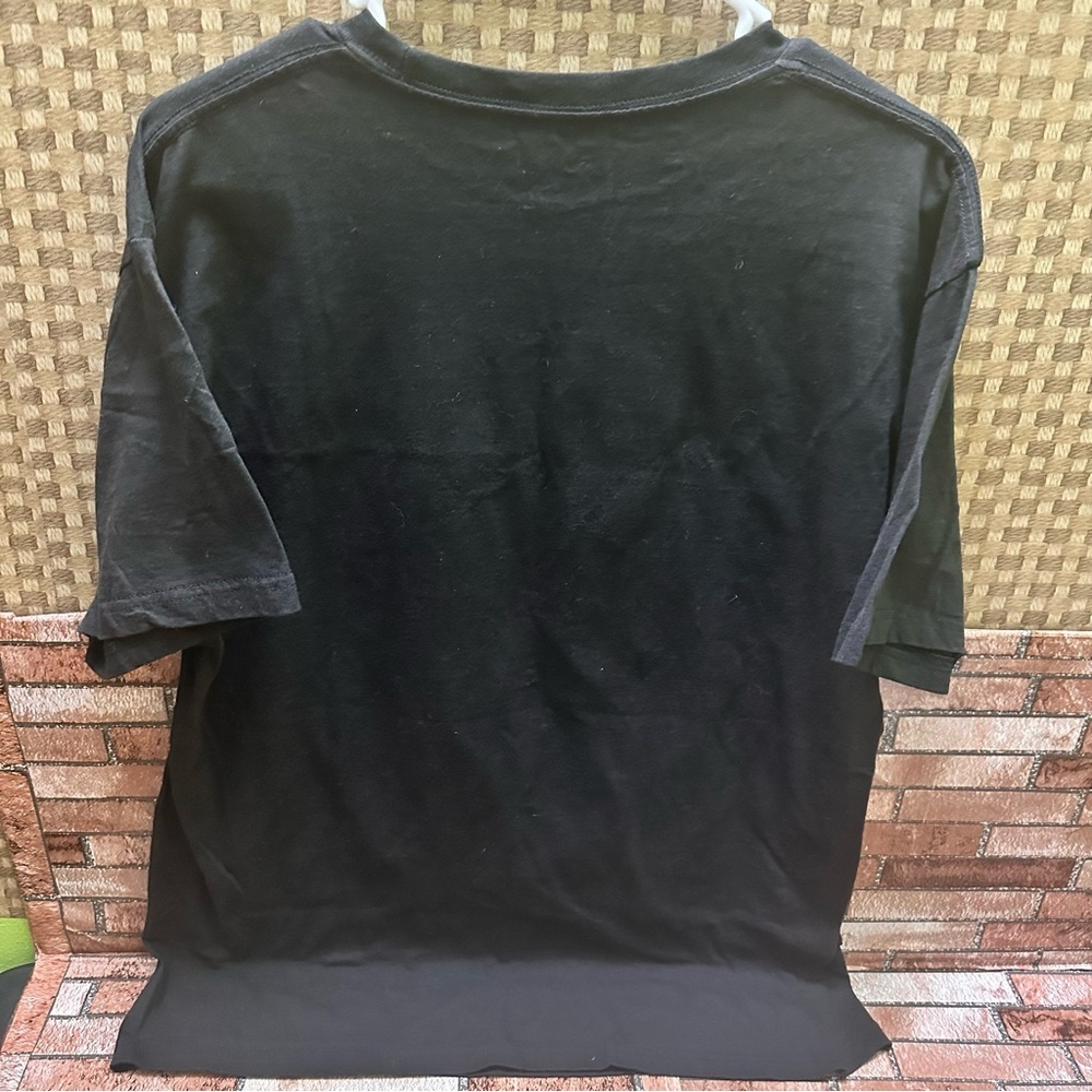 Svensk Drama Black Graphic T-Shirt with Red and White Design size L - Picture 4 of 9